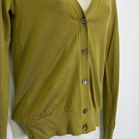 Theory - Fine Merino Wool V Neck Green Button Down Lightweight Cardigan Size SM - Picture 4 of 8